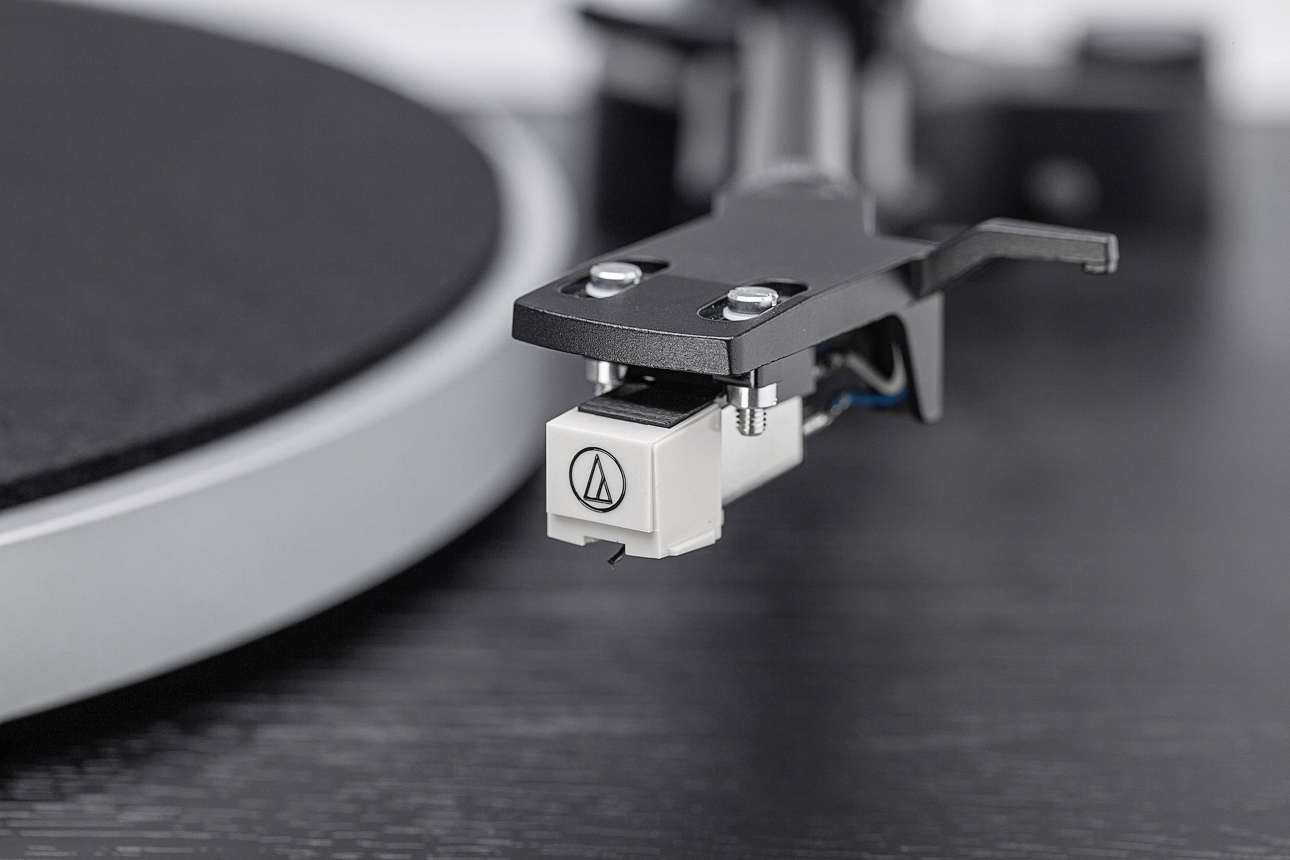 Dual DT 450 Plattenspieler Riemenantrieb Schwarz