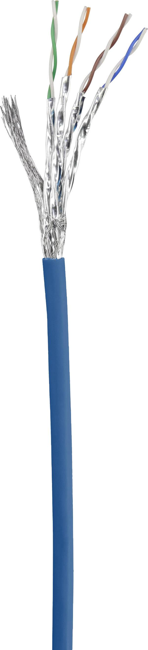 Nahaufnahme eines Netzwerkkabels mit blauem Schutzmantel und mehreren freigelegten Aderpaaren, die mit Folie abgeschirmt sind.
