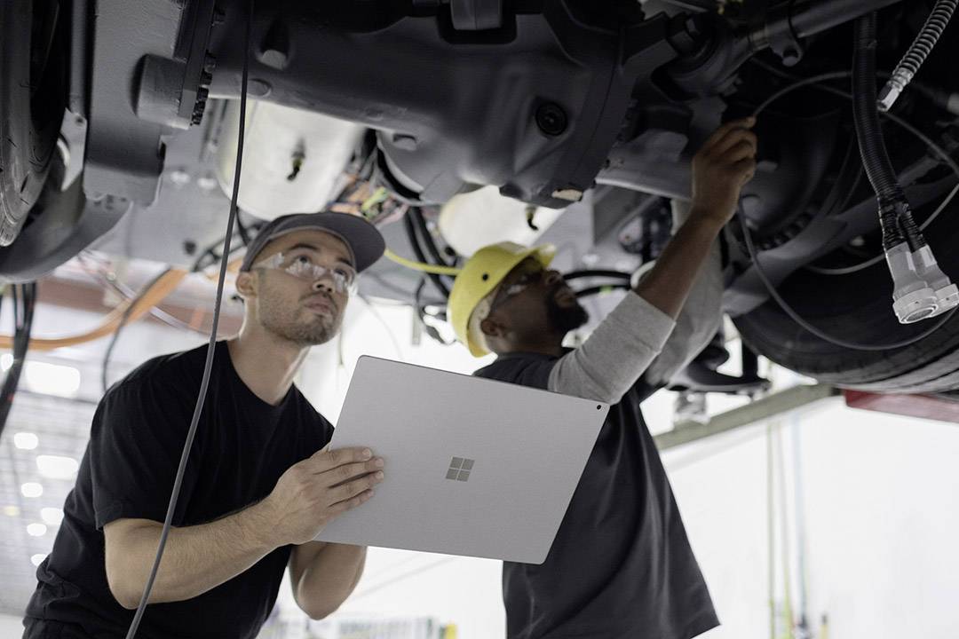 Microsoft Surface Book 2 38.1cm (15 Zoll) Windows®-Tablet / 2-in-1 Intel Core i7 i7-8650U 16GB DDR4-RAM 256GB SSD WiFi Windows®