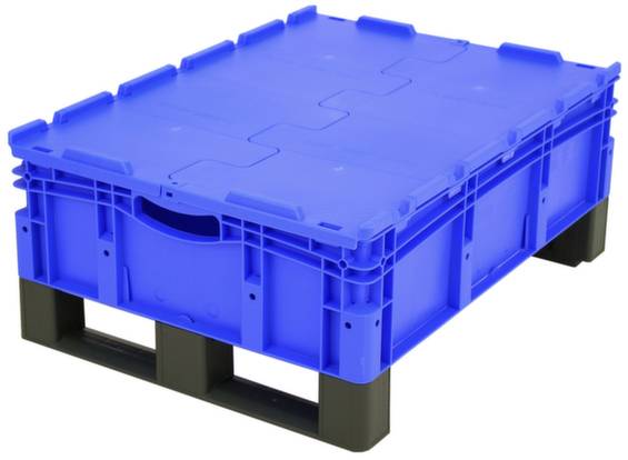 Blaue Kunststoffkiste auf schwarzem Palettensockel, geeignet für Lagerung und Transport.