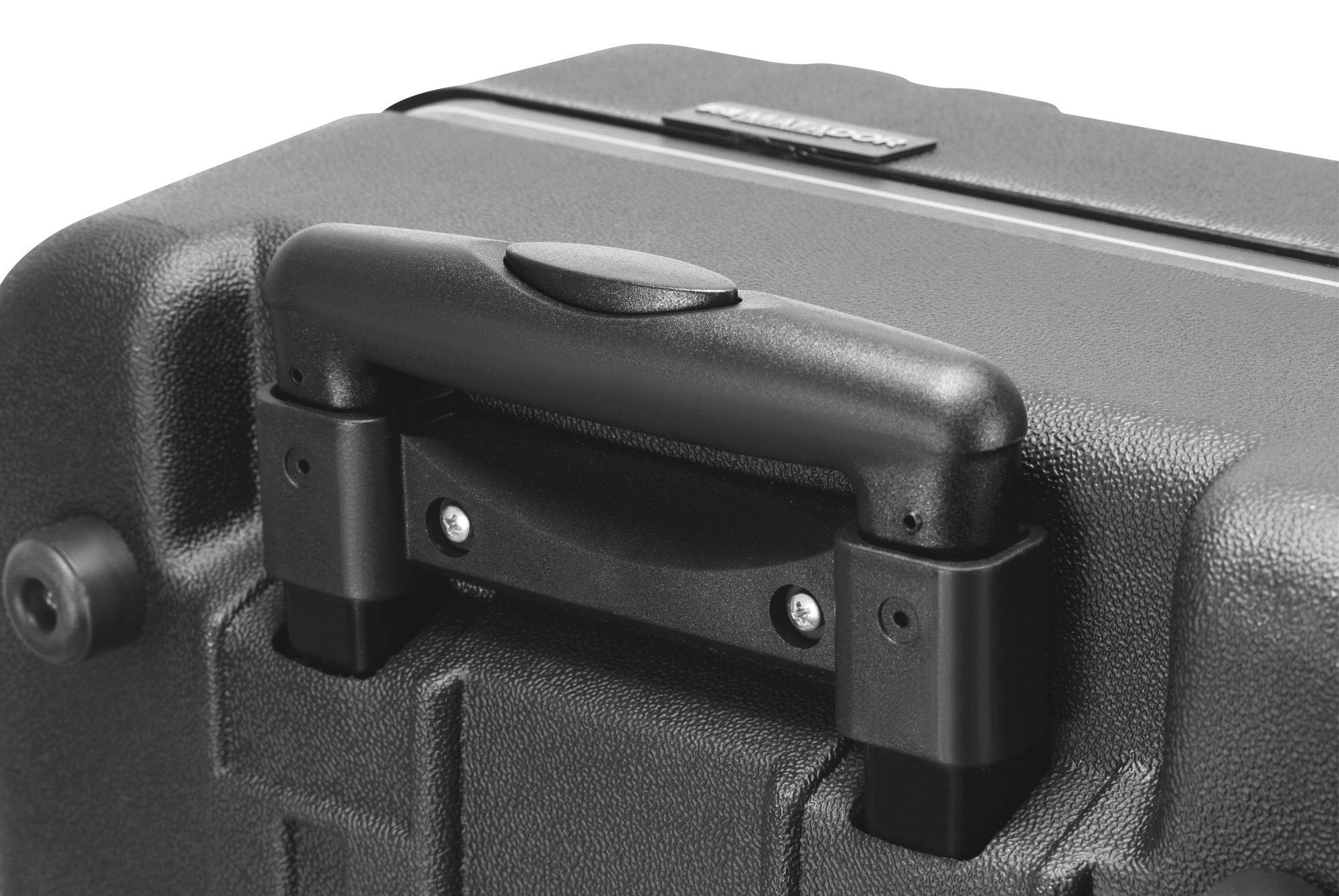 Nahaufnahme eines schwarzen Koffergriffs, der auf einem stabilen Gehäuse montiert ist. Der Griff hat ein ergonomisches Design.