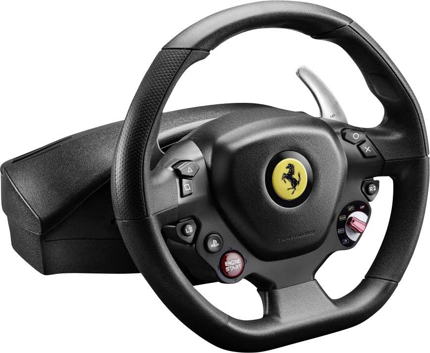 Lenkrad eines Rennsimulators mit Ferrari-Logo in der Mitte, schwarz mit Tasten für 'Engine Start' und Steuerelementen.