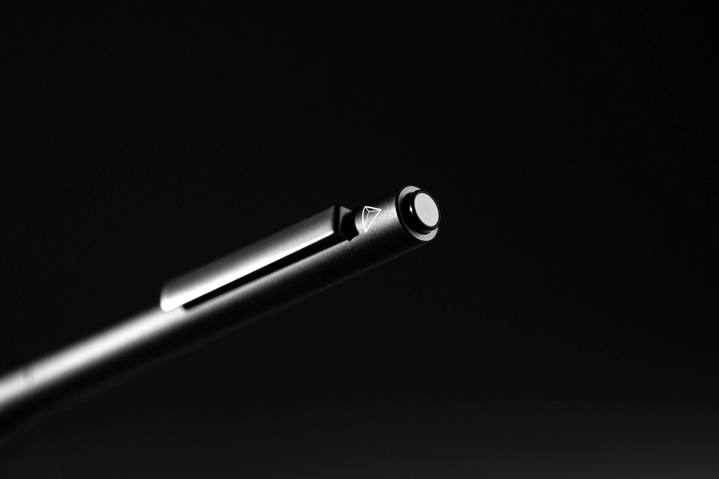 Adonit DASH 3 Touchpen mit präziser Schreibspitze, wiederaufladbar Schwarz