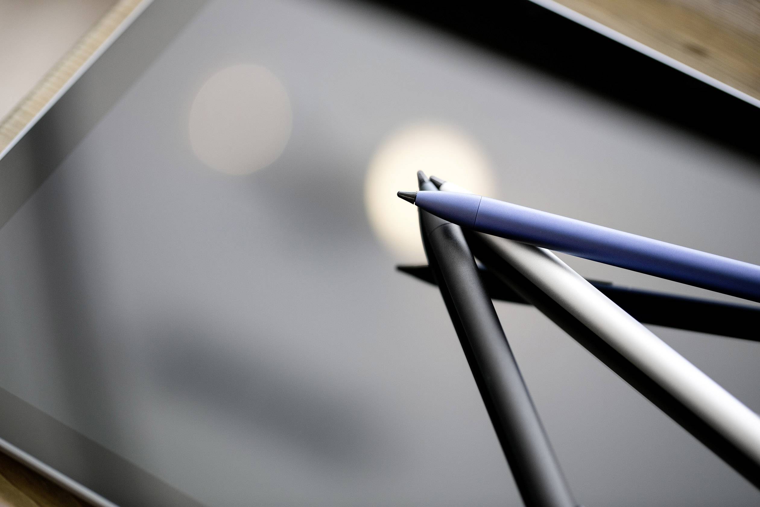 Adonit INK Touchpen Bluetooth, wiederaufladbar, mit präziser Schreibspitze Schwarz