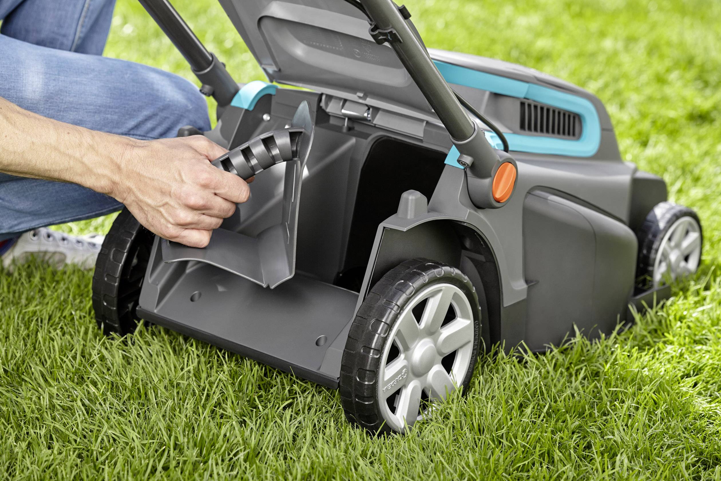 GARDENA PowerMax 1600/37 Elektro Rasenmäher Mulchfunktion 1600 W Schnittbreite (max.) 37 cm Geeignet für 500 m²