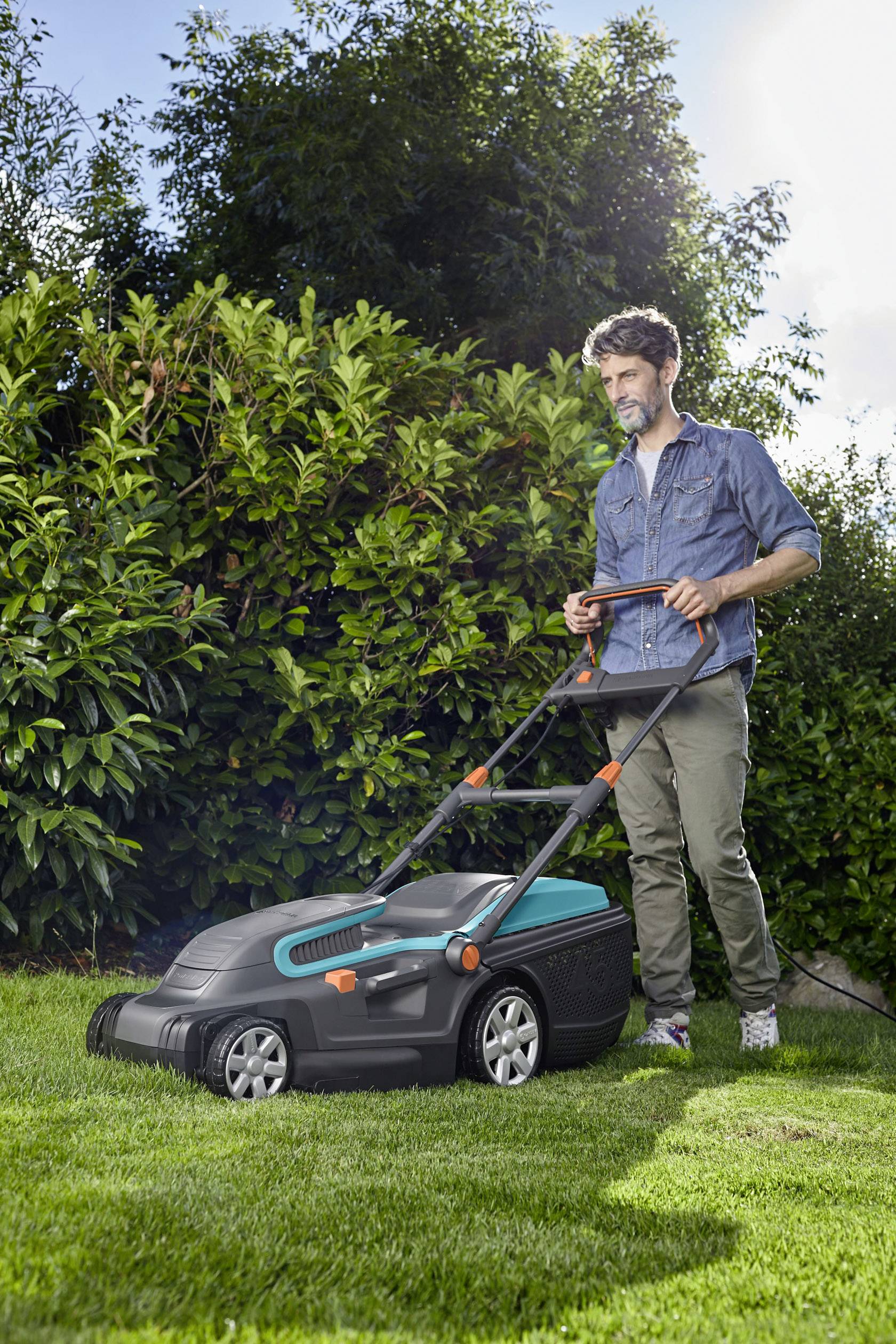 GARDENA PowerMax 1800/42 Elektro Rasenmäher Mulchfunktion 1800W Schnittbreite (max.) 42cm Geeignet für 800m²