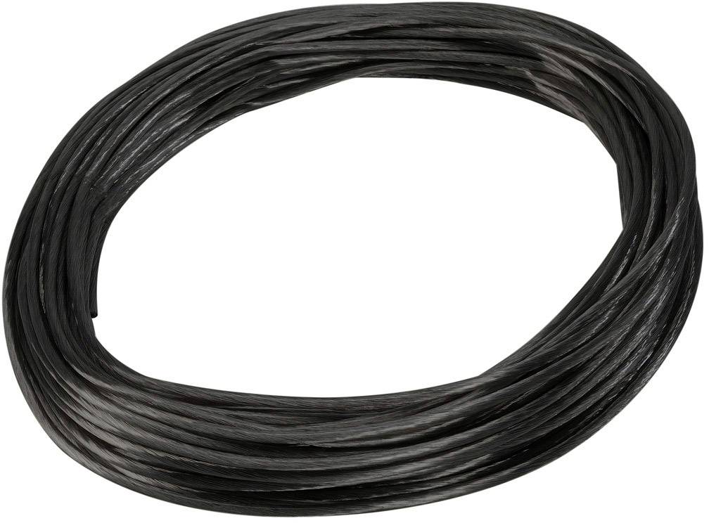 Eine Rolle schwarzes Kabel, ordentlich aufgewickelt, vor einem weißen Hintergrund.