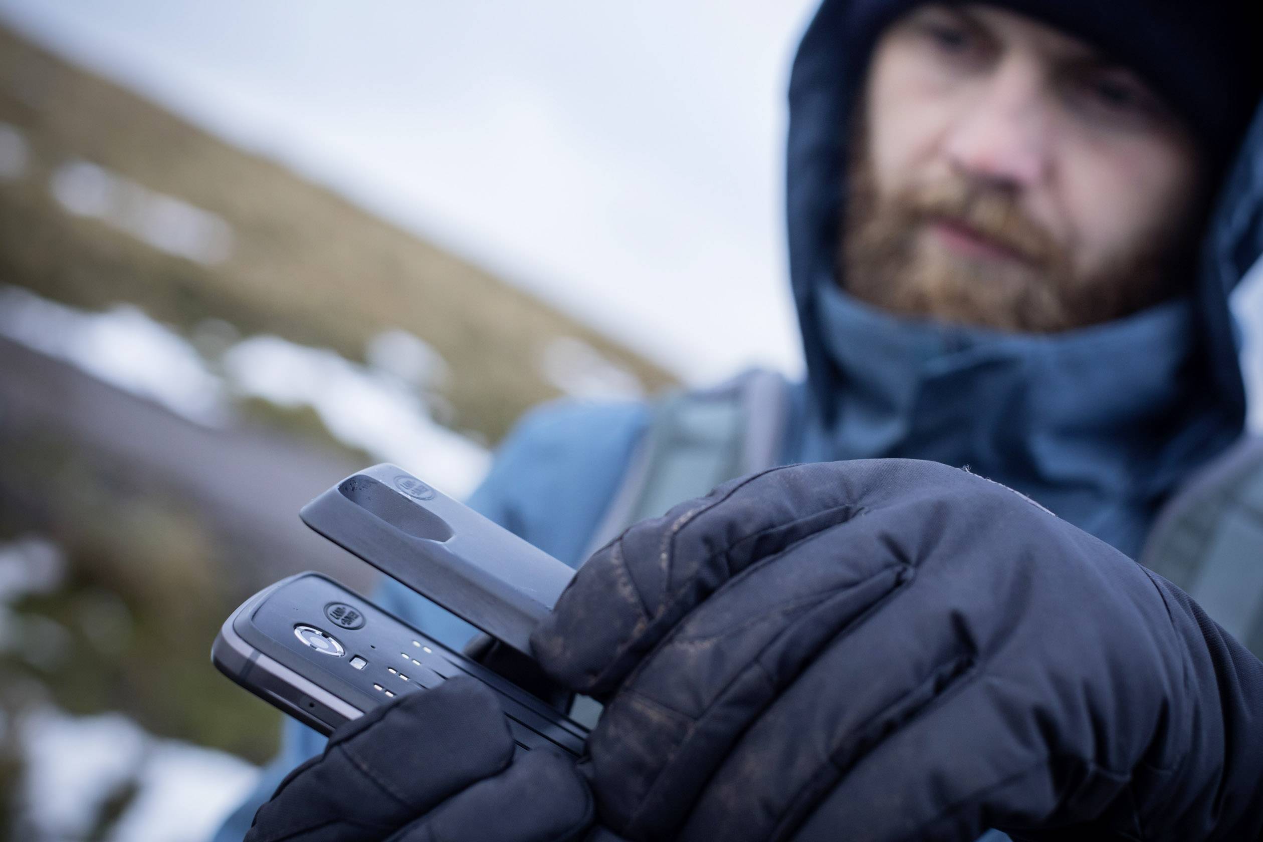 Land Rover Explore inkl. Adventure Pack Outdoor Smartphone 64 GB 12.7 cm (5 Zoll) Schwarz Android™ 7.0 Nougat Dual-SIM