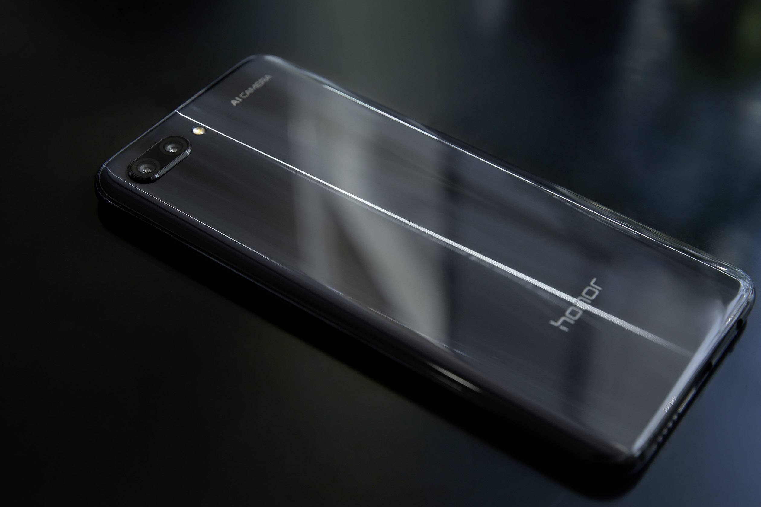 honor 10 64 GB Schwarz 14.8 cm (5.84 Zoll) Smartphone