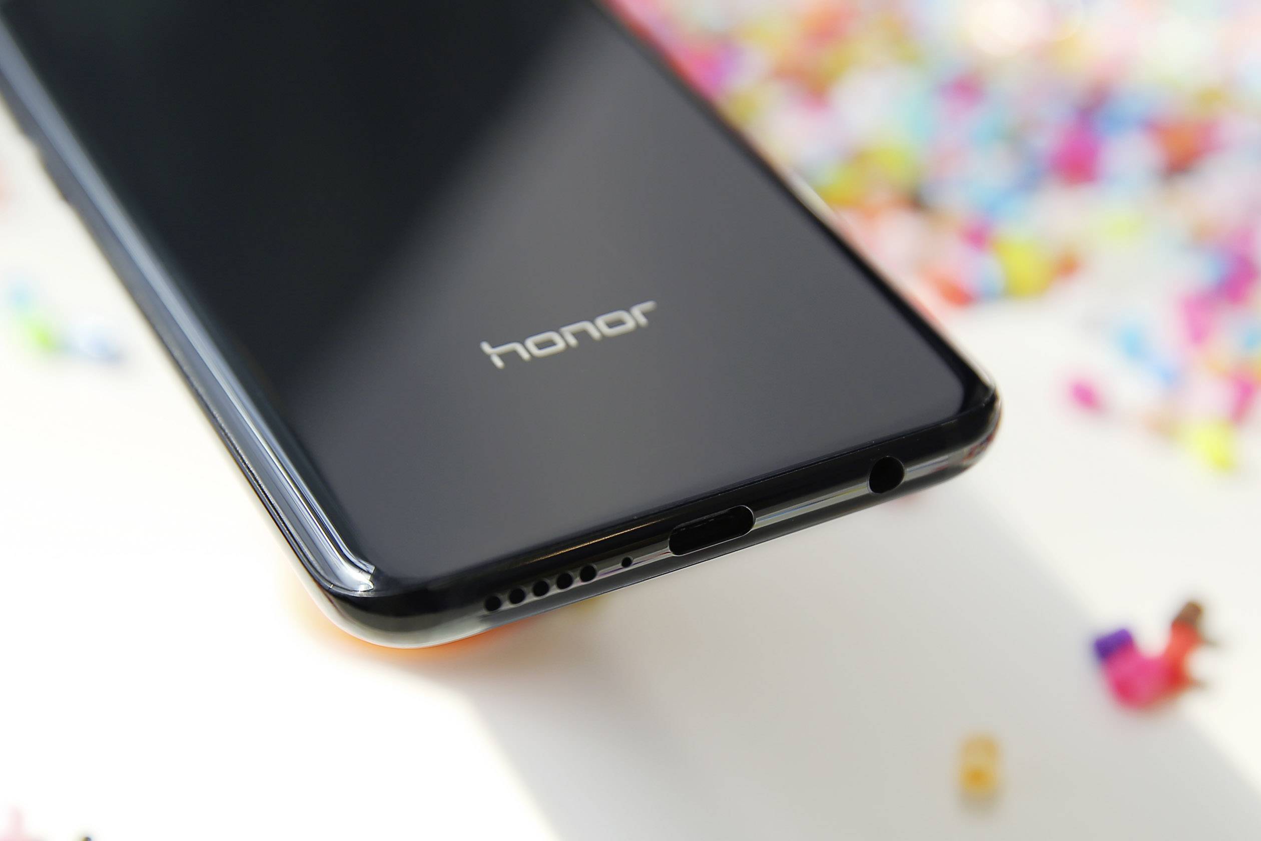 honor 10 64 GB Schwarz 14.8 cm (5.84 Zoll) Smartphone