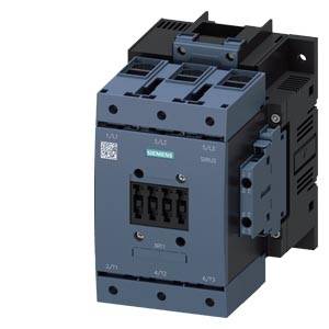 Ein elektrischer Schütz mit blauer Vorderseite und mehreren Anschlussklemmen, verwendet in elektrischen Schaltanlagen für Steuerungsaufgaben.