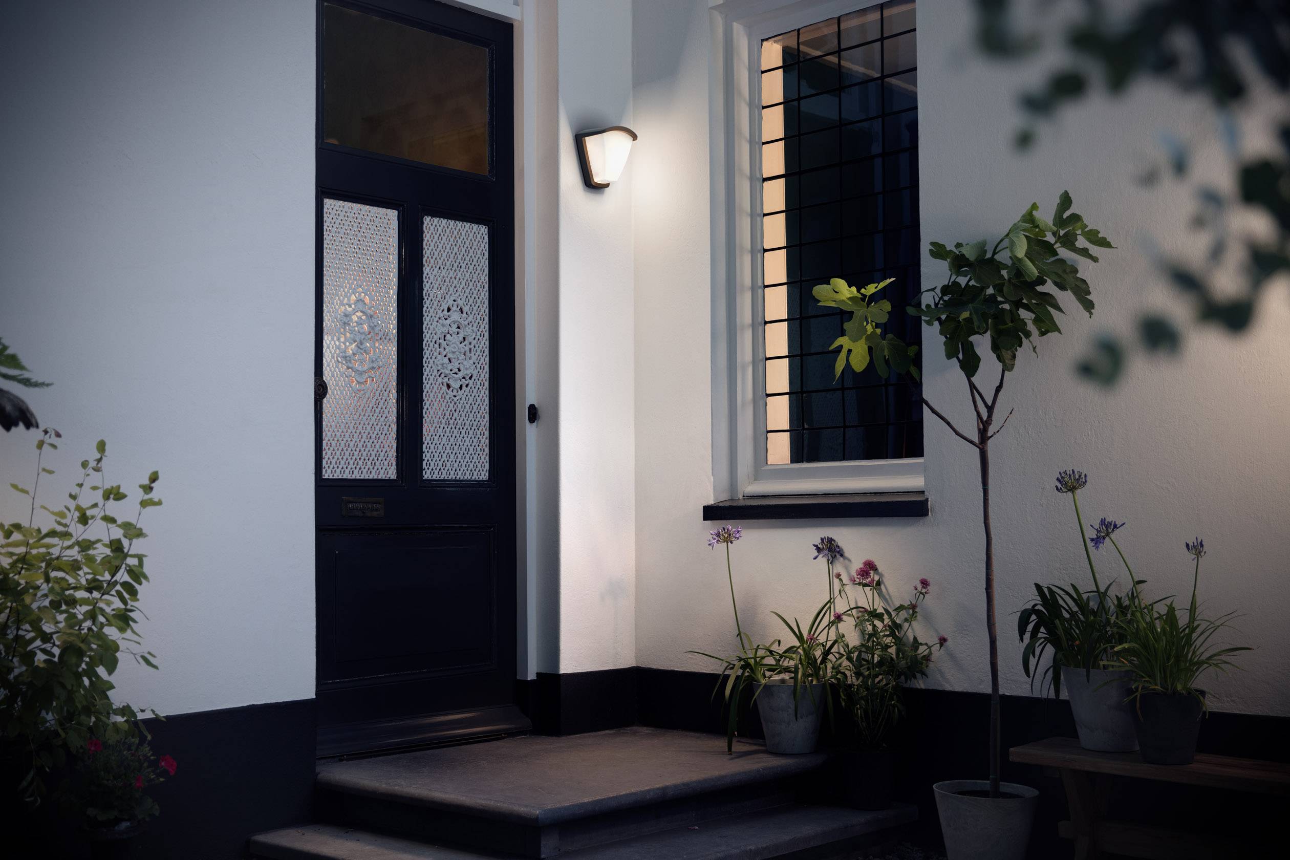 Philips LED Kiskadee 1738393PN Außenwandleuchte LED E27 42W Anthrazit