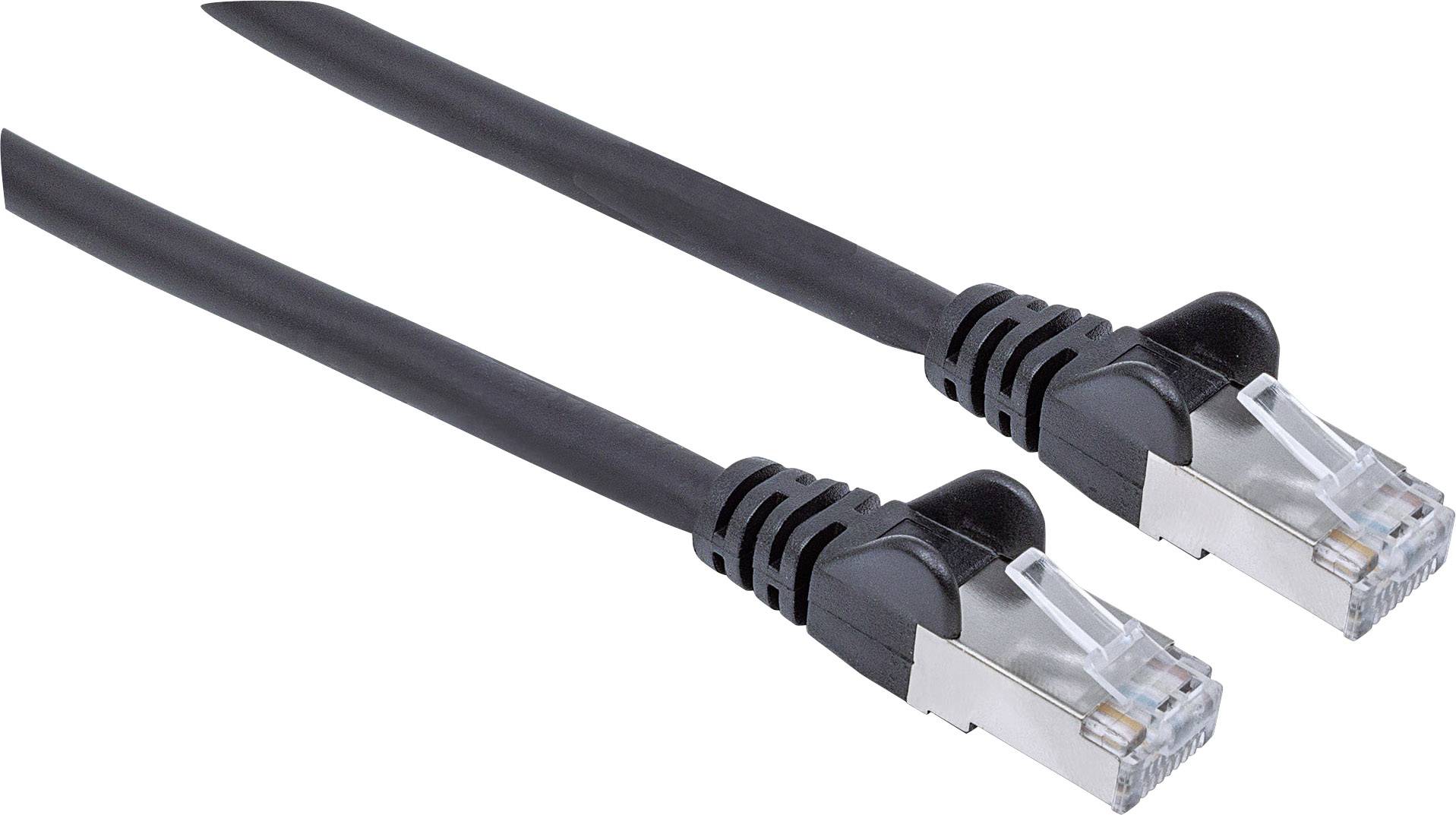 Schwarzes Ethernet-Kabel mit zwei RJ45-Steckern an den Enden.