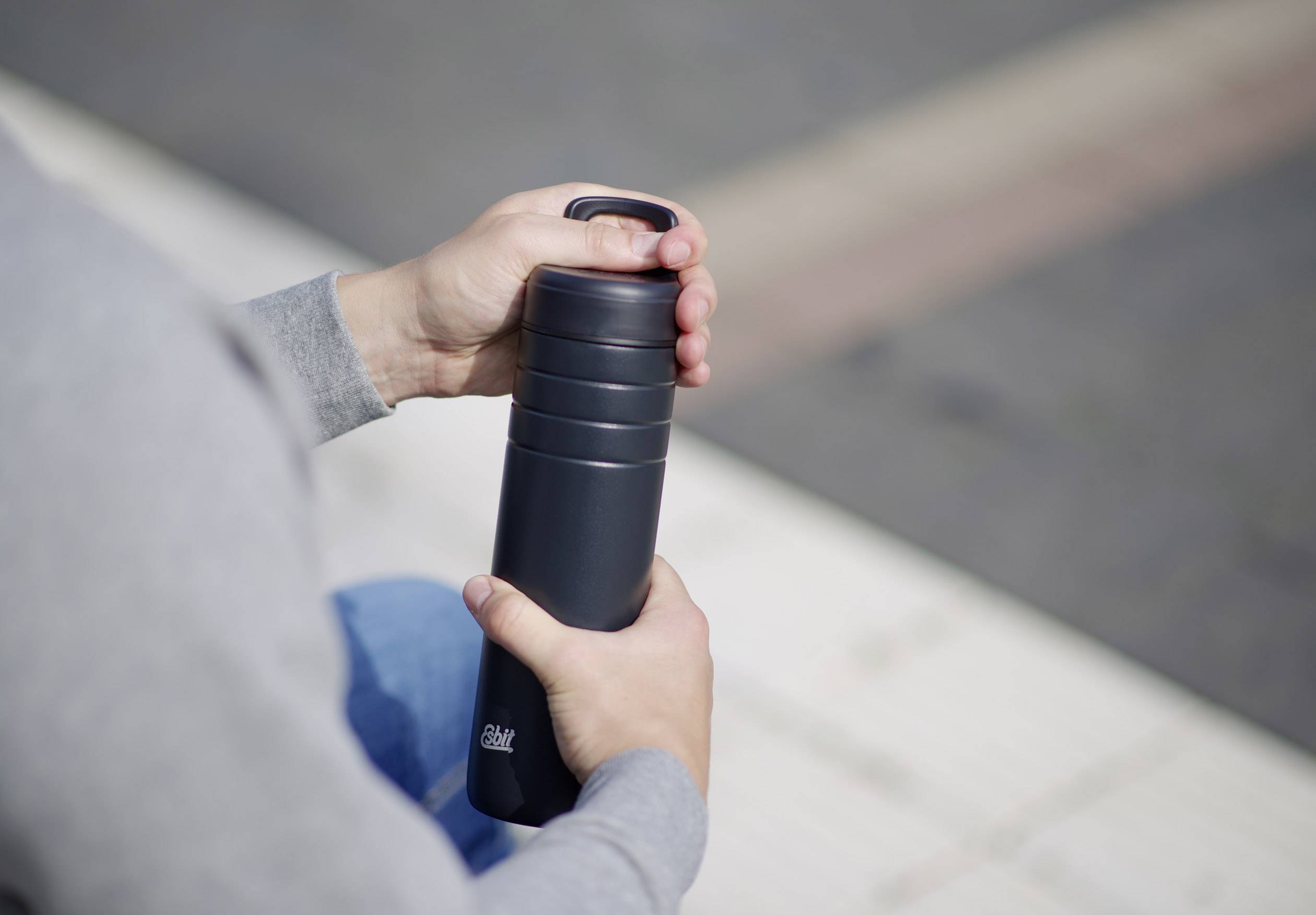 Esbit Majoris Daypack Thermoflasche Schwarz 700 ml WM700TL-DG