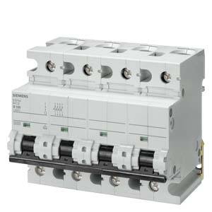 Elektrischer Leitungsschutzschalter mit mehreren Schaltkreisen, geeignet für industrielle Anwendungen, Markenbeschriftung deutlich sichtbar.