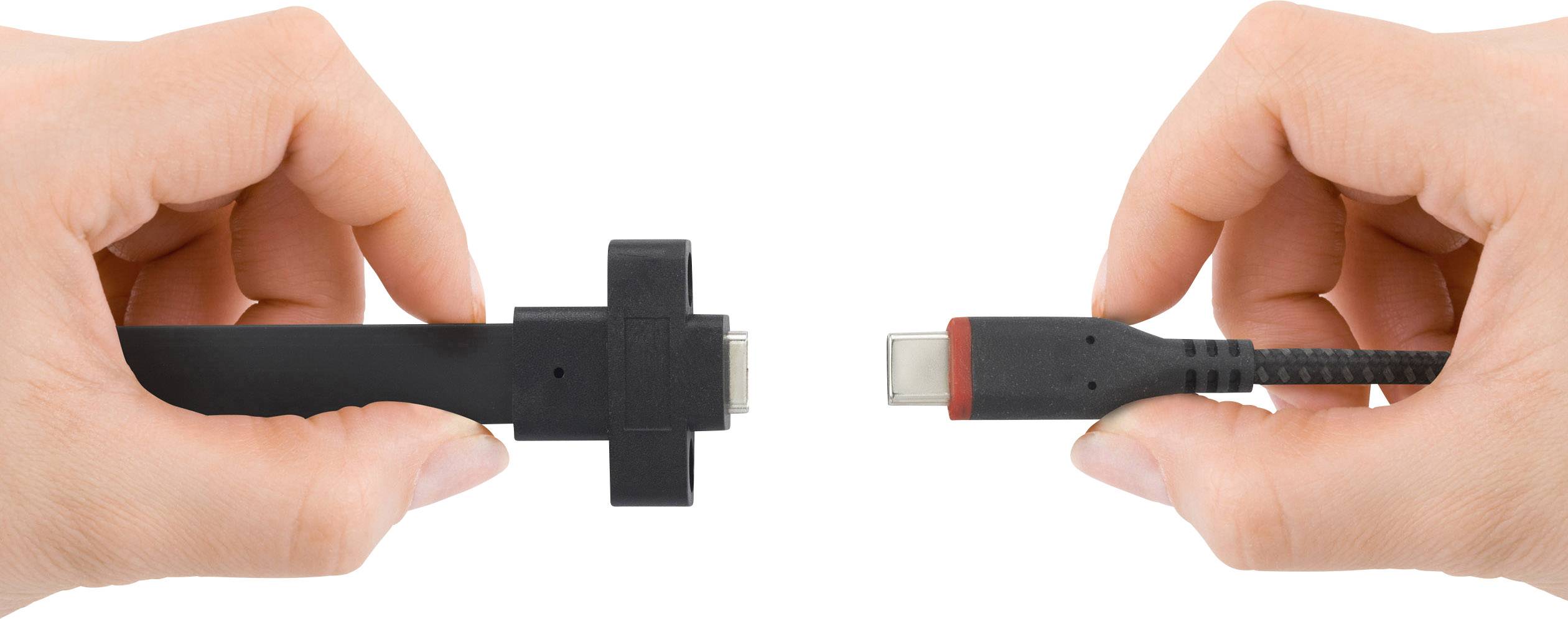 Zwei Hände halten verschiedene Kabelanschlüsse, die linke Hand hält einen HDMI-Stecker und die rechte Hand einen USB-C-Stecker.
