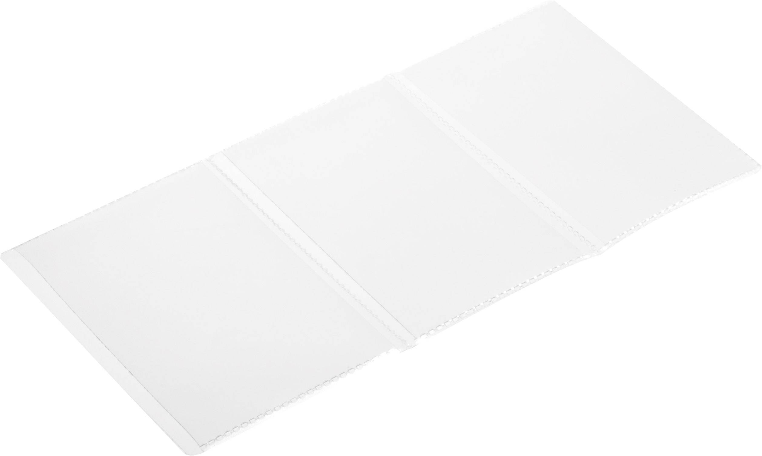 Drei weiße, leere, nebeneinander angeordnete Blätter Papier, leicht gefaltet.