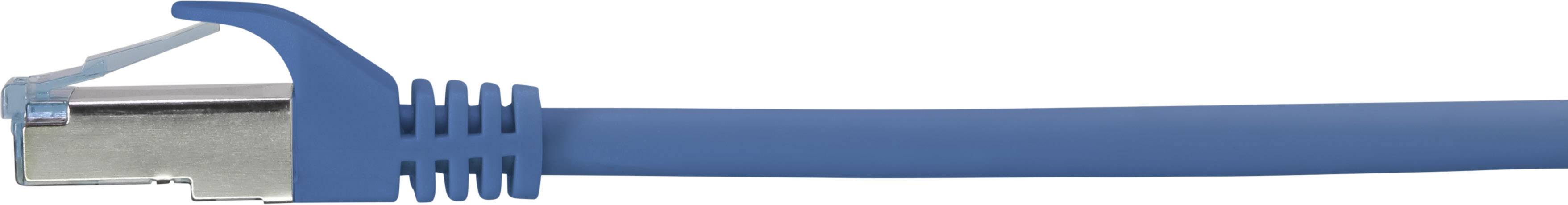 Ein blaues Ethernet-Kabel mit Stecker, seitlich abgebildet. Geeignet zur Verbindung von Computern mit Netzwerken.