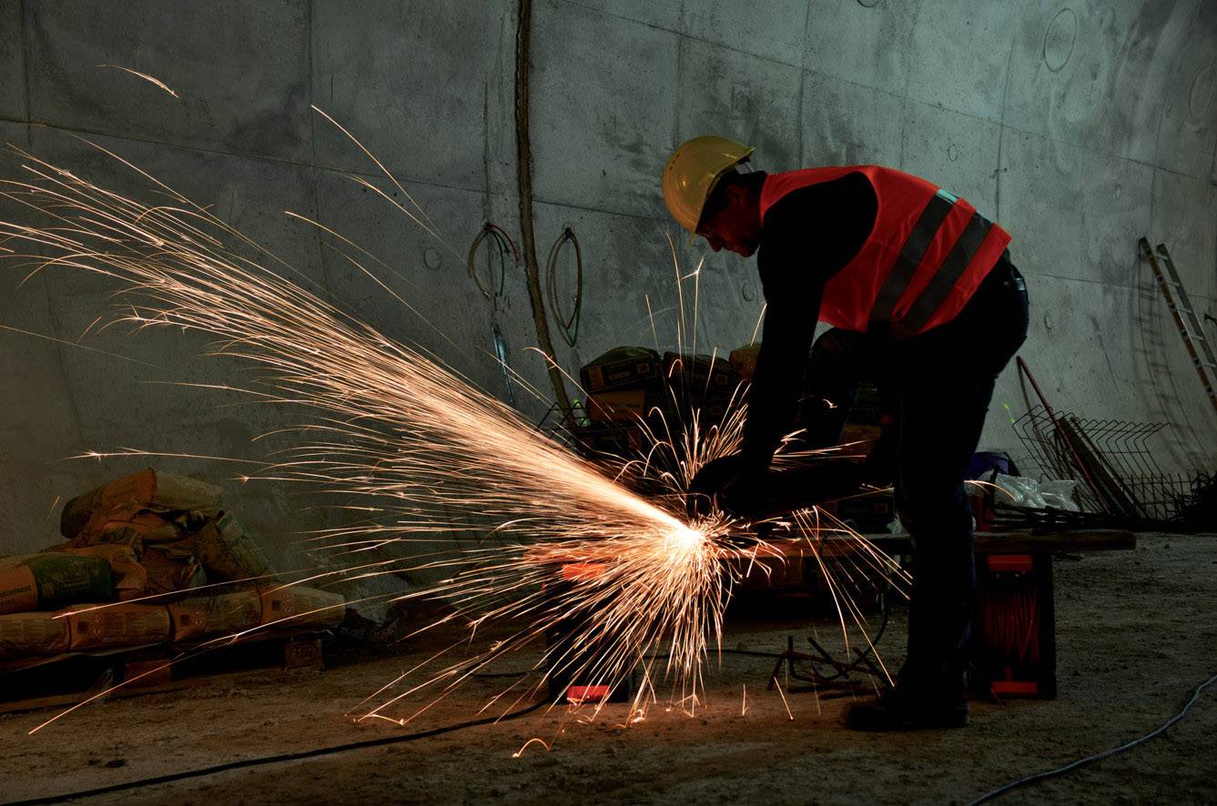 Brennenstuhl professionalLINE 9201330200 Kabeltrommel 33.00 m Orange Schutzkontakt-Stecker