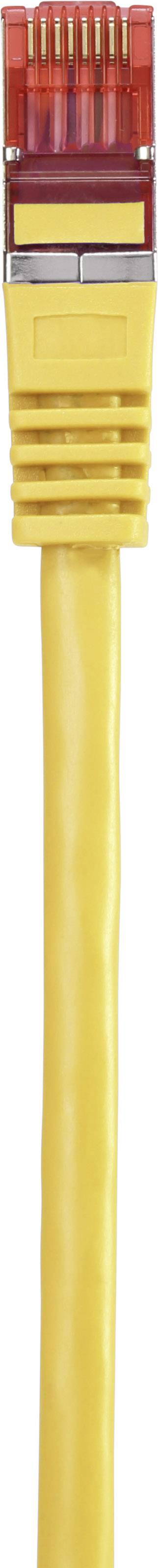 Gelbes Ethernet-Kabel mit rotem RJ45-Stecker darauf. Kabel wird zum Verbinden elektronischer Geräte mit einem Netzwerk verwendet.