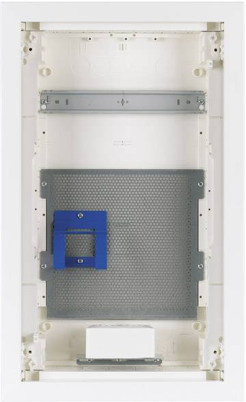 Leeres Gehäuse oder Schaltschrank mit offenem Aufbau und sichtbarer Metallplatte, geeignet zur Installation von Elektrokomponenten.