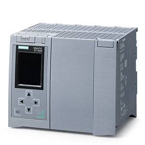 Ein Siemens SIMATIC S7-1500 Automatisierungsgerät, grau, mit einem Display und Tasten für Steuerung und Programmierung industrieller Prozesse.