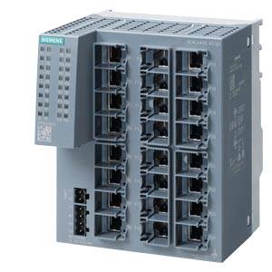 Ein Industrie-Switch mit mehreren Ethernet-Ports und Siemens-Logo oben links. Ideal zur Netzwerkverwaltung in industriellen Umgebungen.