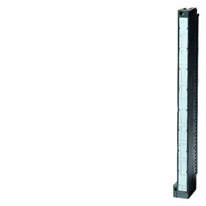 Ein schwarzer, rechteckiger Turm, der als technische Komponente wirkt. Er hat regelmäßige, quadratische Öffnungen entlang der Vorderseite.