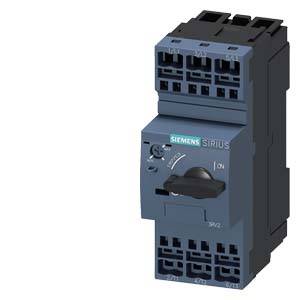 Ein elektrischer Schalter von Siemens mit der Bezeichnung 'Sirius', schwarzem Gehäuse und mehreren Anschlussklemmen oben und unten.