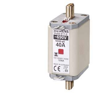 Ein NH-Sicherungseinsatz von Siemens, Typ 3NH8007-6, 40 Ampere, 690 Volt, mit dem Aufdruck 'Made in Germany'.