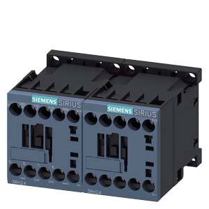 'Siemens SIRIUS' Schütz mit zwei schwarzen Modulen nebeneinander, geeignet für die Steuerung von elektrischen Motoren in industriellen Anwendungen.