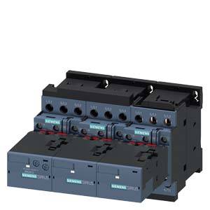 Mehrpoliger elektrischer Leistungsschalter in Grau mit blauen und schwarzen Details, zur Steuerung von elektrischen Stromkreisen.