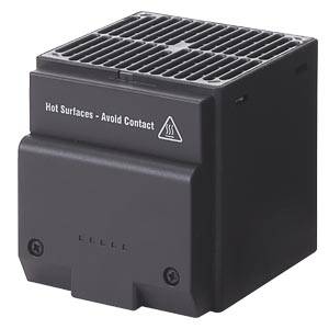 Ein schwarzes Gerät mit Lüftungsgitter und Warnhinweis 'Hot Surfaces - Avoid Contact'. Für technische Anwendungen, könnte sich erhitzen.