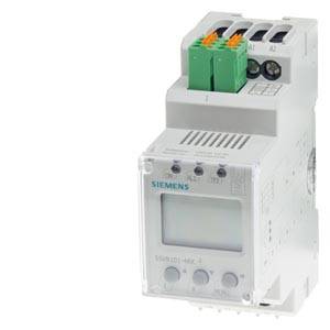 Ein Siemens Zeitrelais, weiß, mit einem digitalen Display und Anschlüssen an der Oberseite, zur elektronischen Steuerung in Schaltschränken.