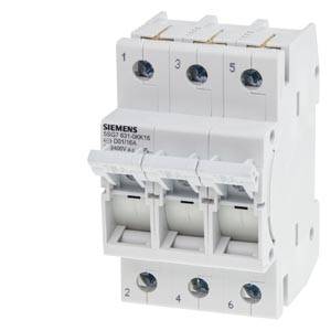 Ein weißer dreipoliger Schutzschalter von Siemens, Modellnummer mit beschrifteten Klemmen, dient zur elektrischen Absicherung.