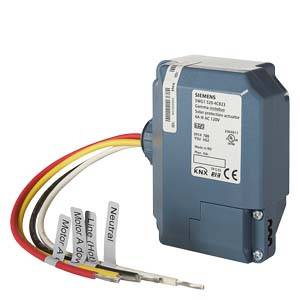 Ein elektrischer Stellantrieb mit grauem Gehäuse und mehrfarbigen Drähten, die zur Steuerung an ein System angeschlossen werden.