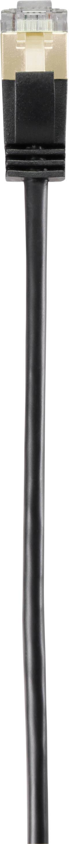 Ein schwarzes Ethernet-Kabel mit RJ-45-Stecker oben.