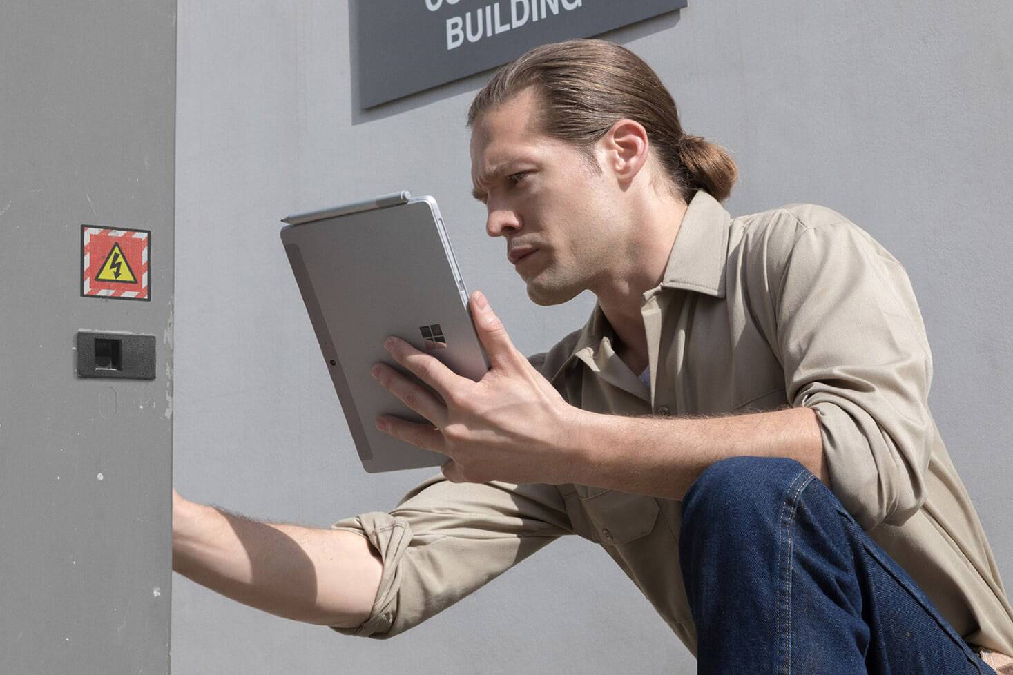 Microsoft Surface GO 25.4 cm (10.0 Zoll) Windows®-Tablet Intel® Pentium® Gold 4415Y 8 GB LPDDR3-RAM 128 GB SSD WiFi   Windows® 10 S Silber