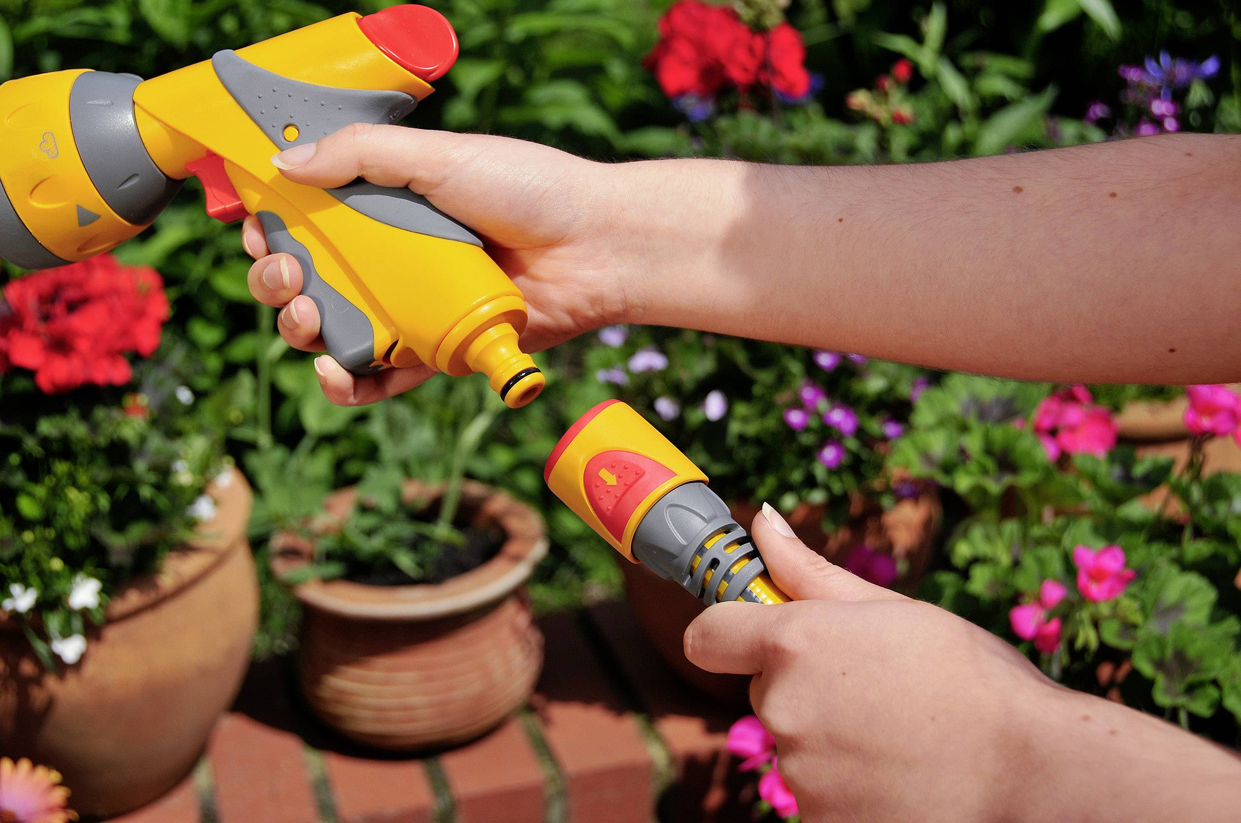 Hozelock 2065 6000 Kunststoff Schlauchkupplung Steckkupplung, 19mm (3/4") Ø, 15,0mm (3/8") IG Wasserstop