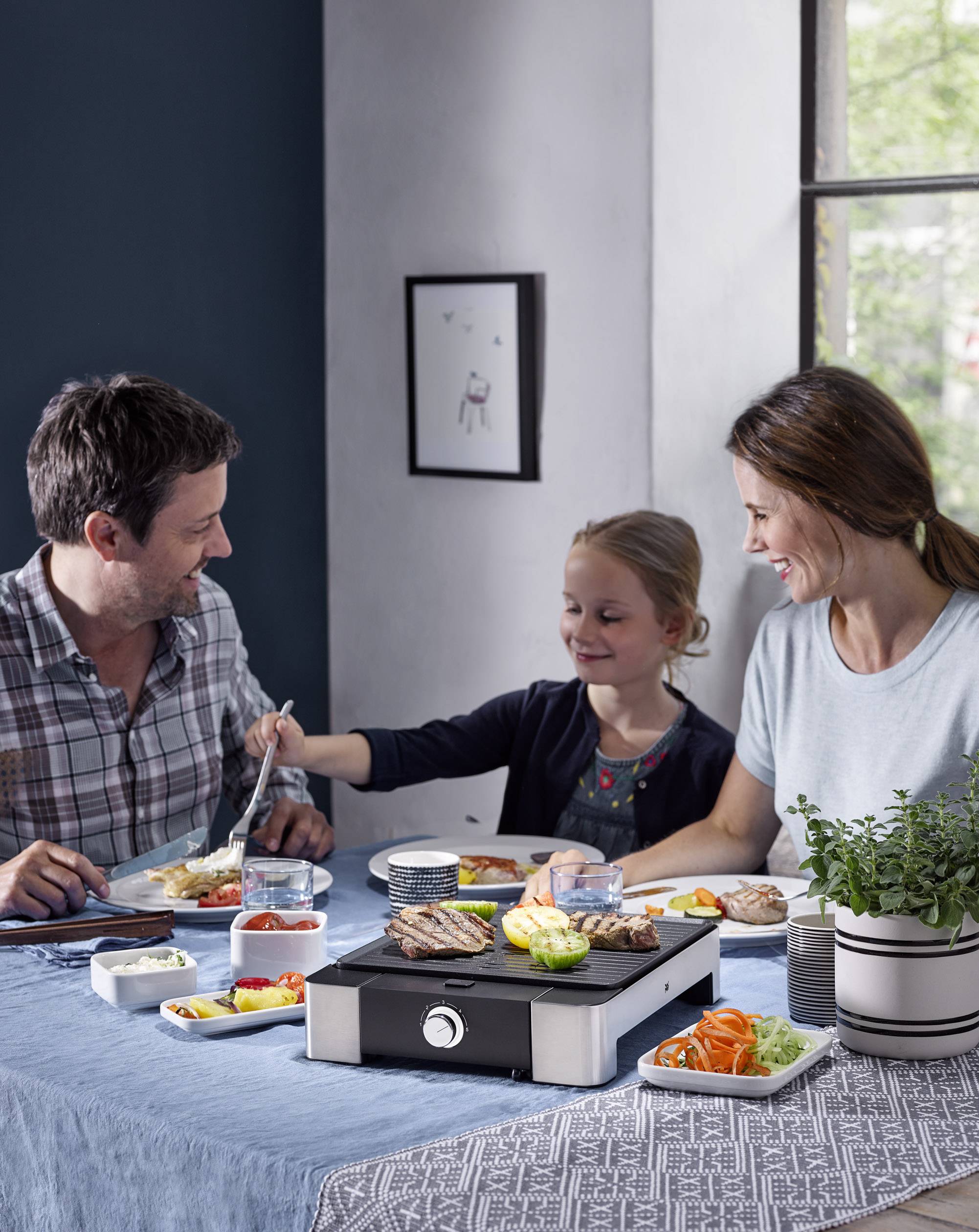 WMF Lono Quadro Elektro Tischgrill mit manueller Temperatureinstellung Schwarz, Silber