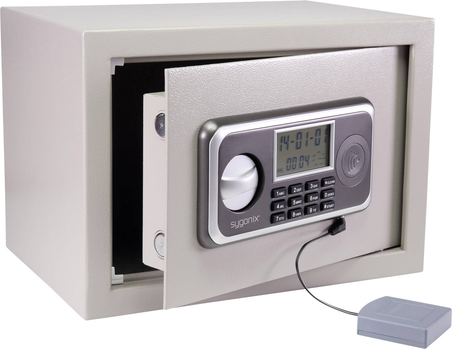 Ein geöffneter elektronischer Safe mit Zahlentasten und einem kleinen Display auf der Vorderseite zeigt ein Datum an.