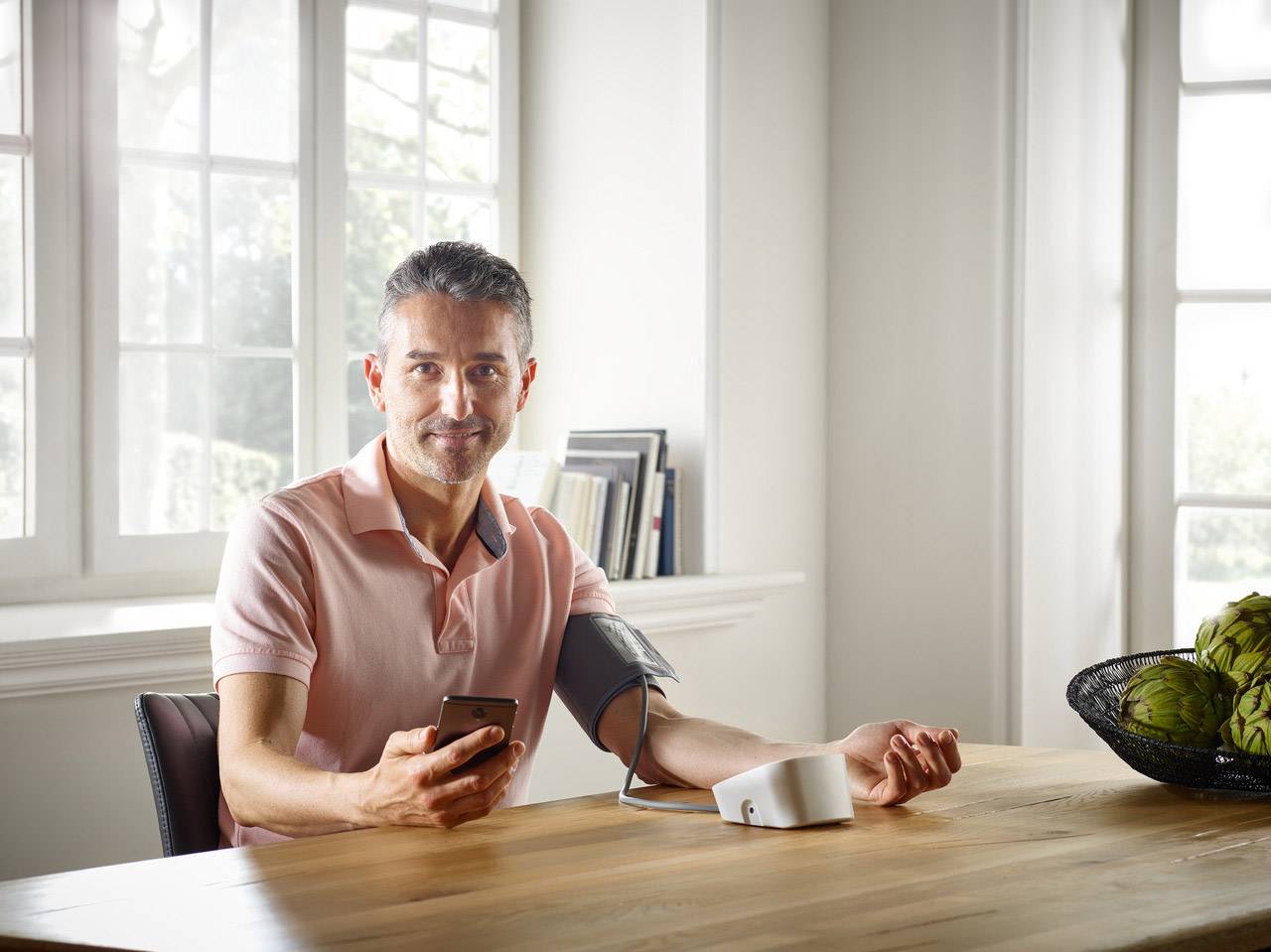 Soehnle Systo MonitorConnect300 Oberarm Blutdruckmessgerät 68096