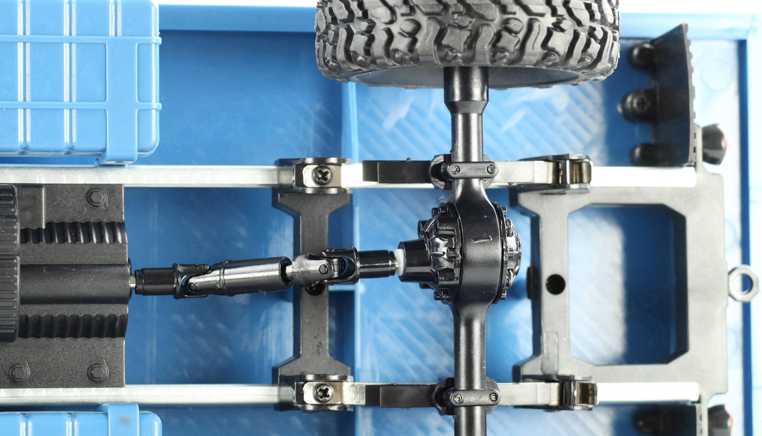 Amewi GAZ-66 Blau, Weiß Brushed 1:16 RC Modell-LKW Elektro LKW Allradantrieb (4WD) RtR 2,4 GHz inkl. Akku und Ladekabel