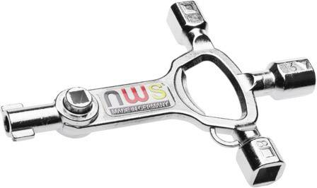 Ein silberner Universalschlüssel mit vier Steckprofilen, darunter ein Sechskantprofil. Beschriftet mit 'nws Made in Germany'.