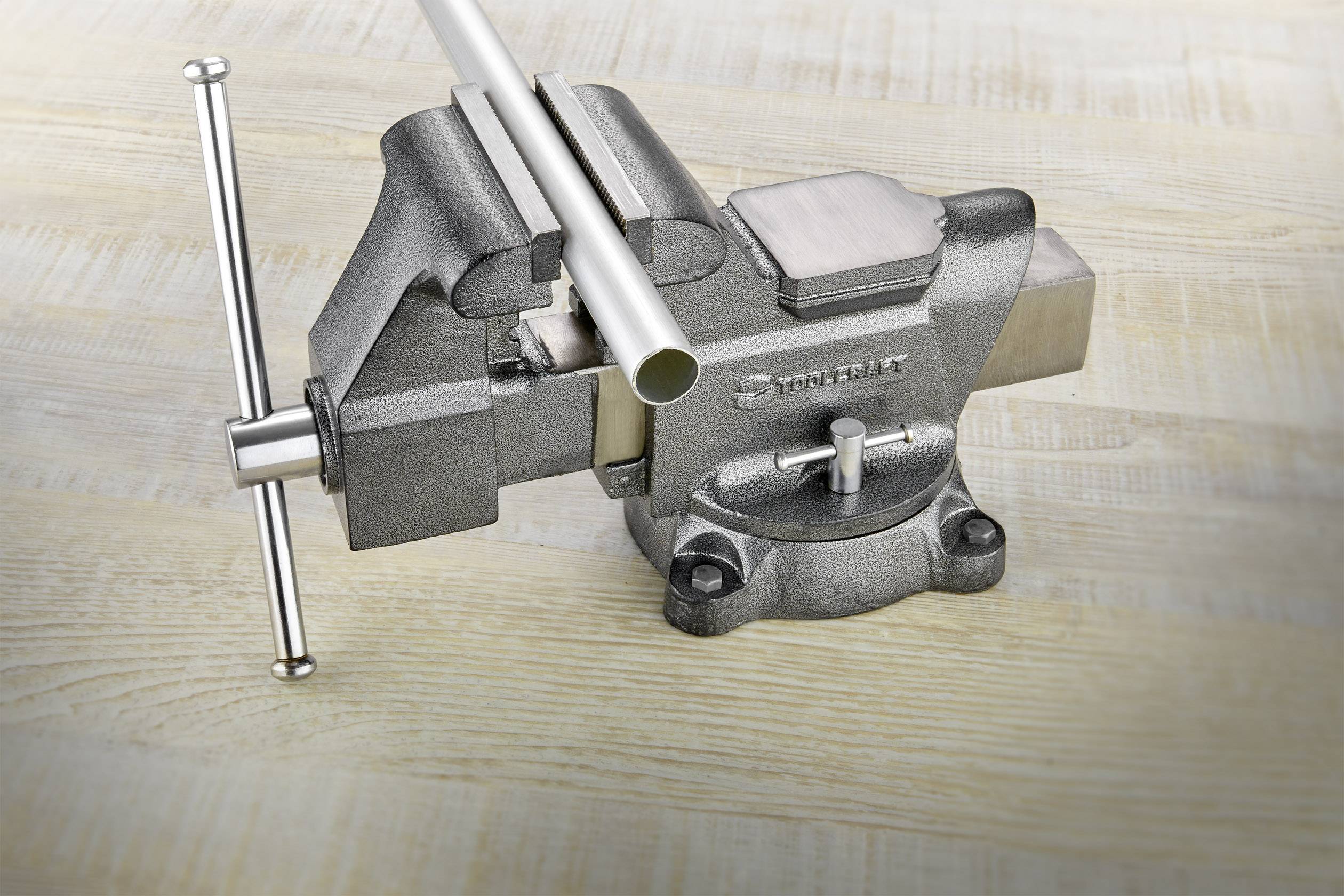 TOOLCRAFT TO-5342457 Schraubstockfuß TO-5342457 Backenbreite: 125mm Spann-Weite (max.): 150mm