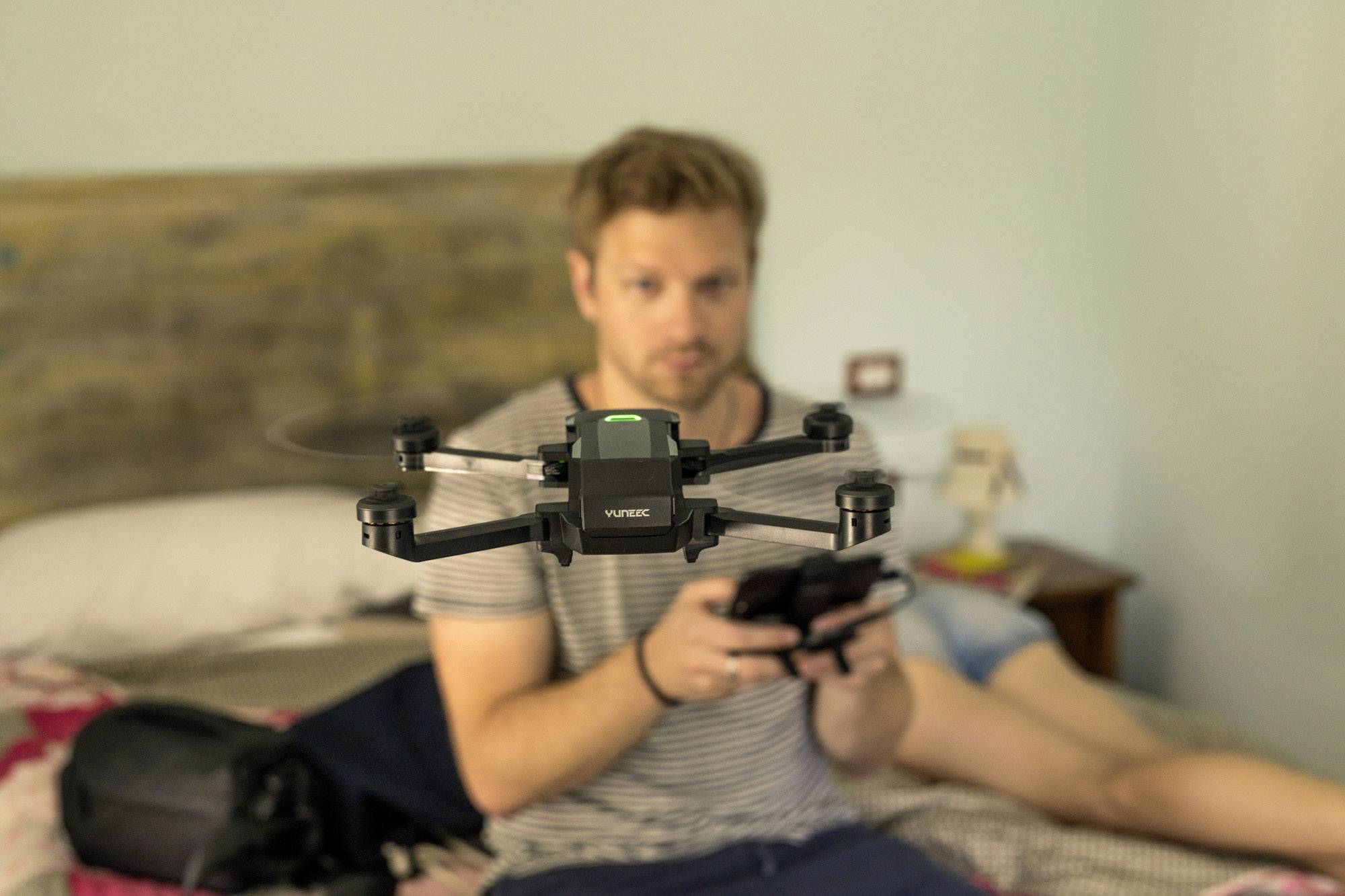 Yuneec Mantis Q X-Pack Quadrocopter RtF Kameraflug