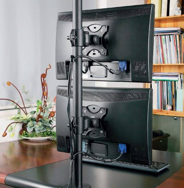 TECHly - Befestigungskit für 2 Monitore - Schwarz - Bildschirmgröße: 33-68.6 cm (13"-27")