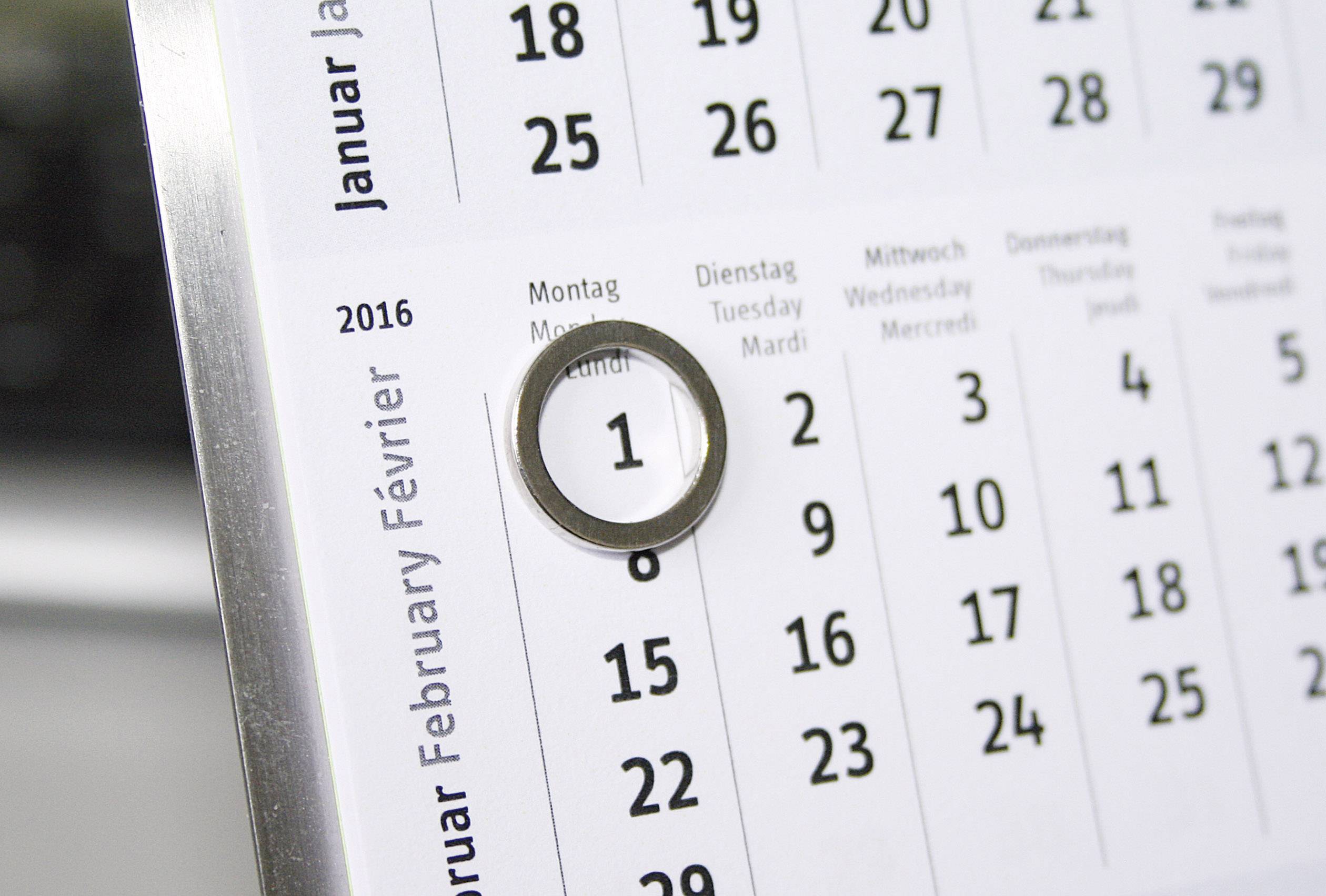Kalenderausschnitt mit einem Ring um den 1. Februar 2016.