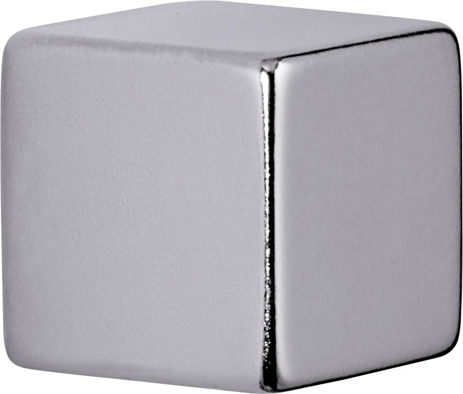 Ein silberner, metallischer Würfel auf weißem Hintergrund.