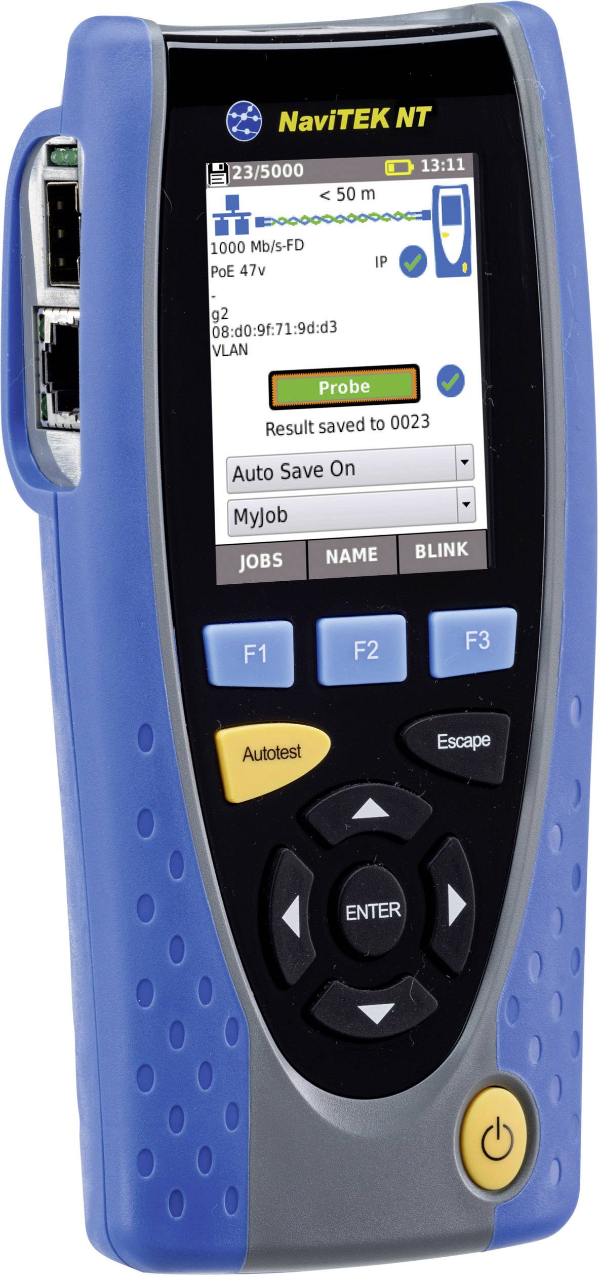 Ein handlicher Netzwerktester mit Bildschirm und mehreren Funktionstasten. Zeigt Netzwerkinformationen wie IP, PoE und Teststatus an.